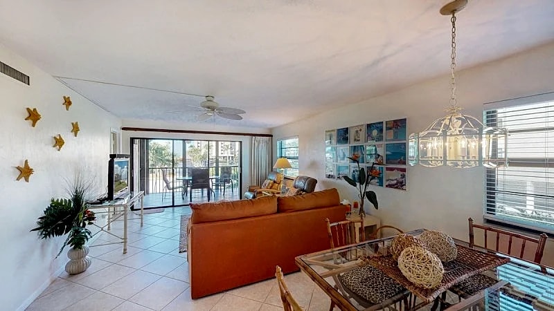 Prime Location I Free Beach Access Directly Across The Street!!! in Marco Island, Florida, United States — photo 4