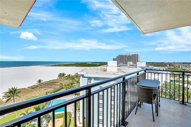 End Unit, Marco Island Beachfront 2 Bed Condo in Marco Island, Florida, United States — photo 2