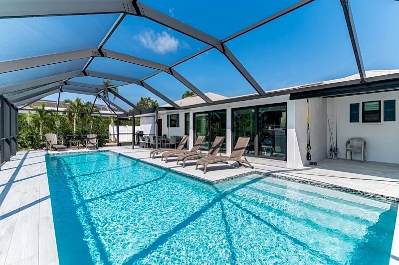 2 Bed Waterfront House I Minutes Away From The Beach in Marco Island, Florida, United States — photo 3
