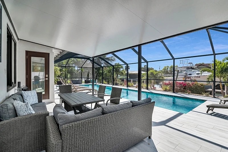 2 Bed Waterfront House I Minutes Away From The Beach in Marco Island, Florida, United States — photo 4