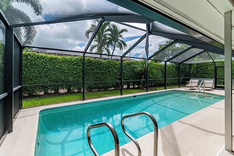 Short Walk to Maple Beach Access I 3/2 w/ Heated Pool in Marco Island, Florida, United States — photo 5