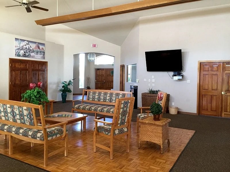 Sun City Area SW Design-A Lovely Condo in 55+ Gated Com-Heated Pool "Has it all" in Phoenix, Arizona, United States — photo 2