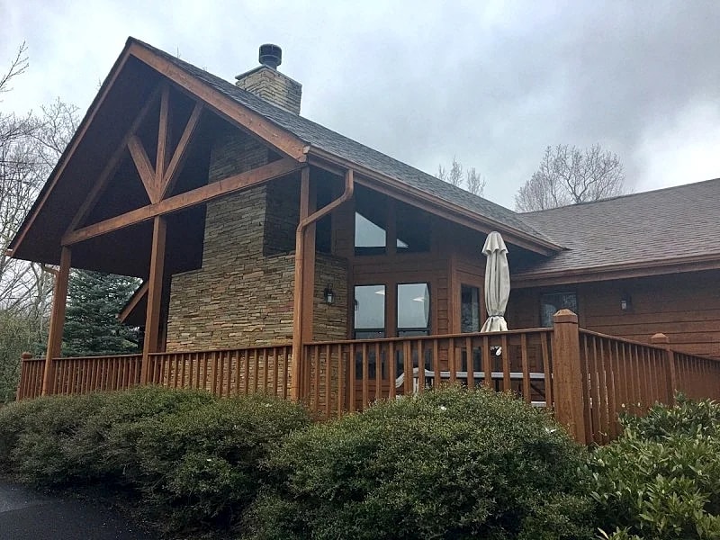 "STUNNING CHALET" -Perfect Location for Family Reunions, Retreats, & Gatherings. in Gatlinburg, Tennessee, United States — photo 2