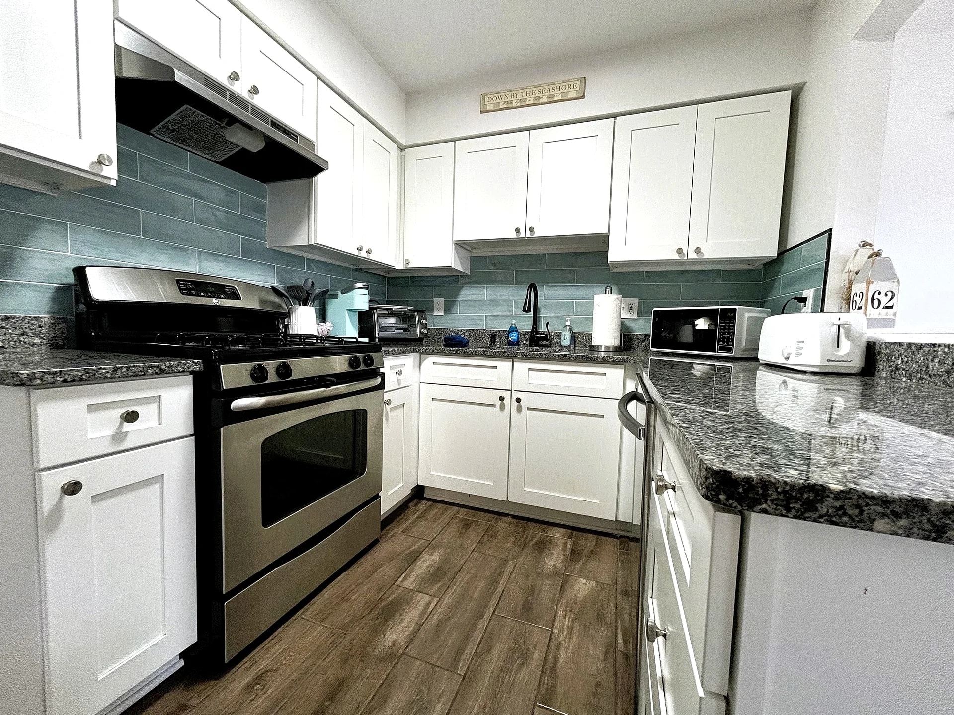 Amazing! Beach Block, 3bdrm, 2-Level & Waterpark in Seaside Heights, New Jersey, United States — photo 5