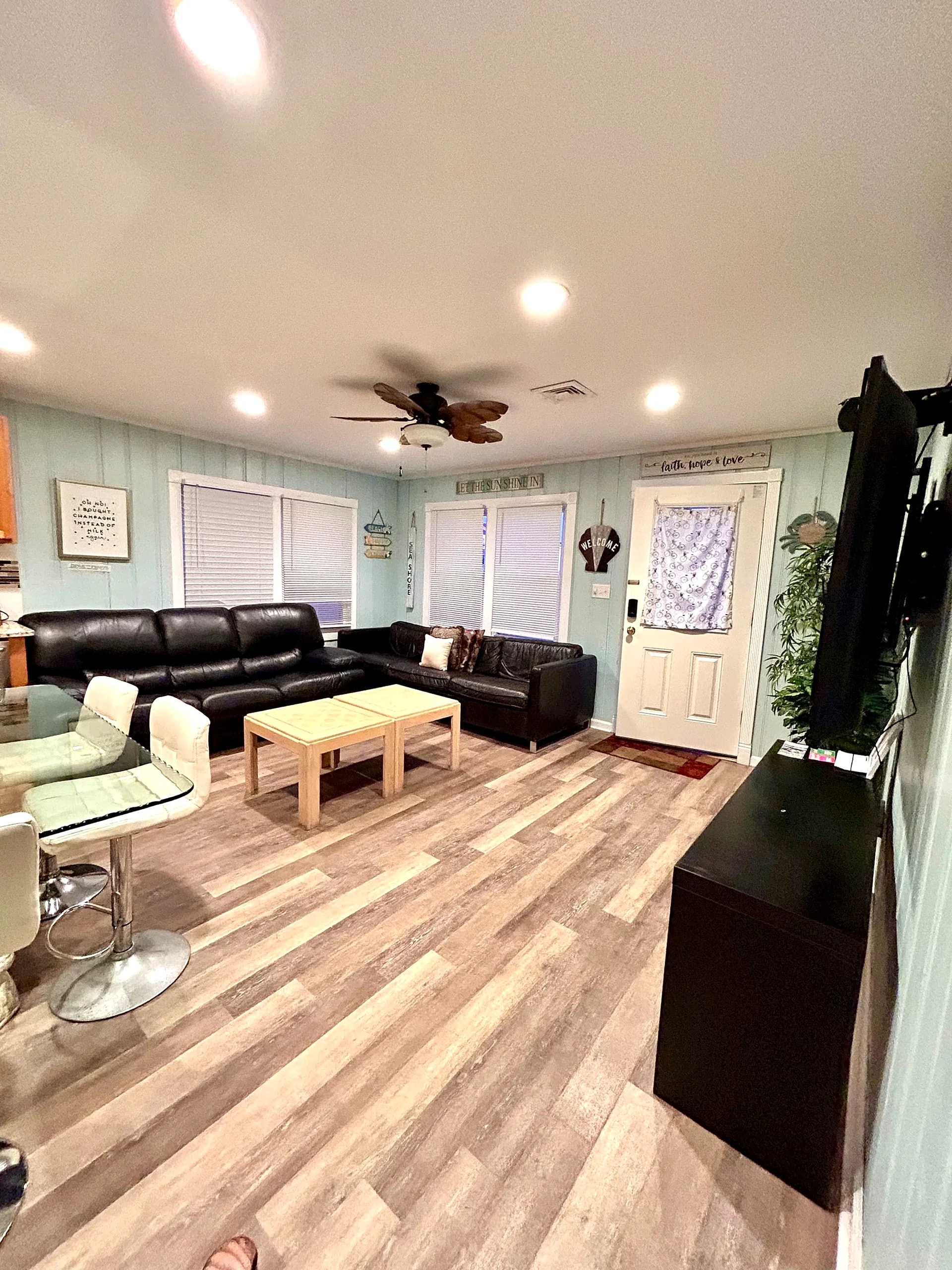 Great Location, 4-bedrm, 2-bathrm, Beach Blk in Seaside Heights, New Jersey, United States — photo 4