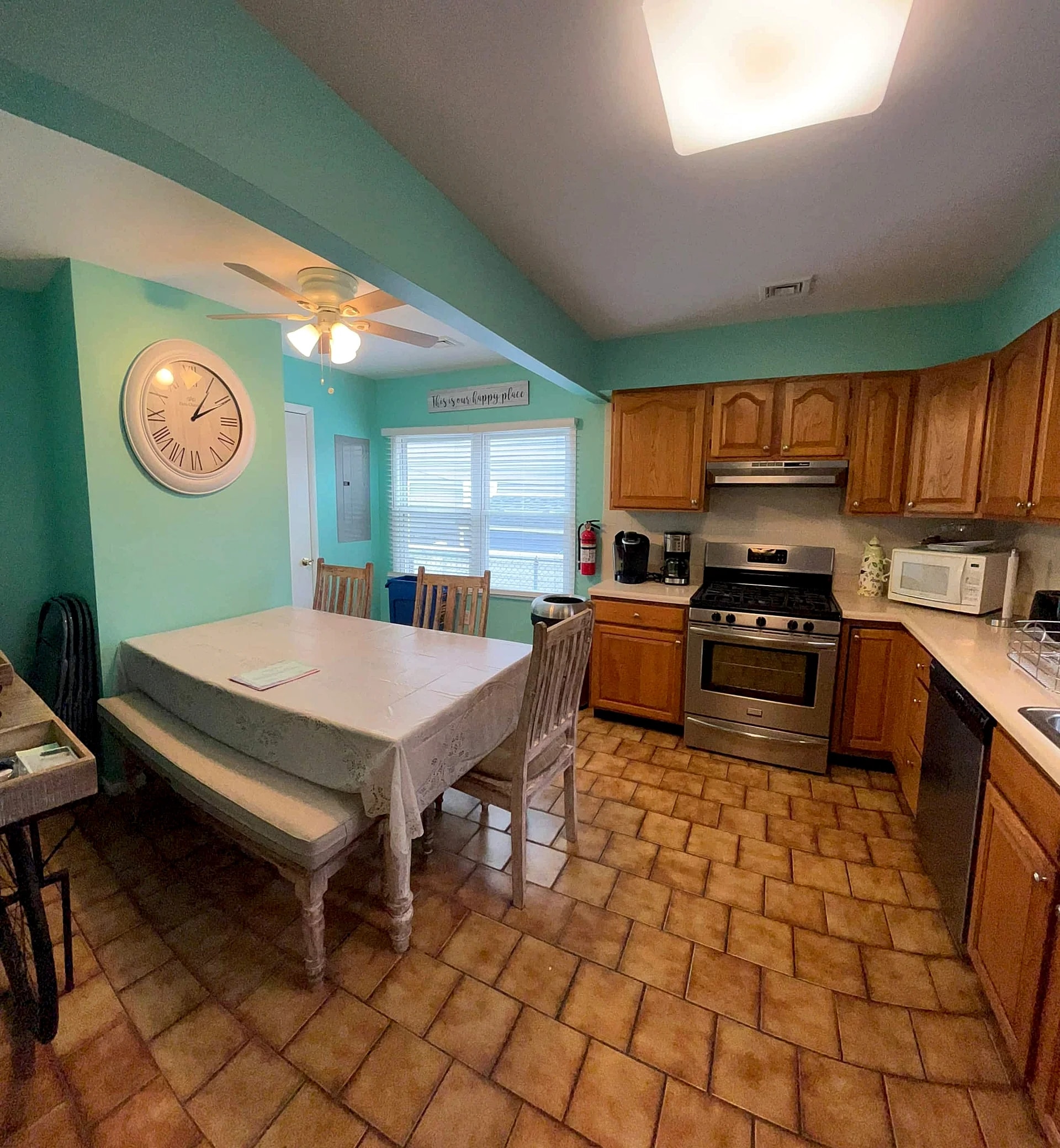 WOW! 4-Bdrm, 2-Bthrm 2-Level Home, Pets allowed in Seaside Heights, New Jersey, United States — photo 5