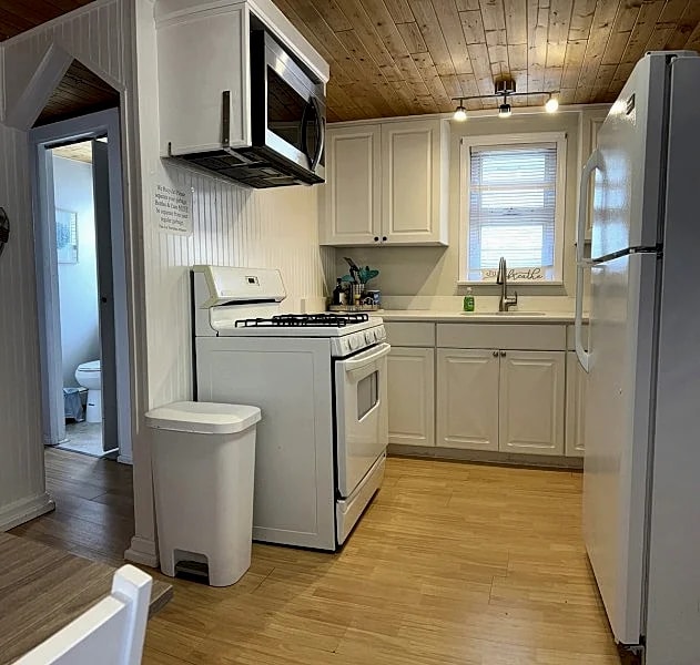 2-Bedrm King Bed, Beach Block, Desirable North End in Seaside Heights, New Jersey, United States — photo 4