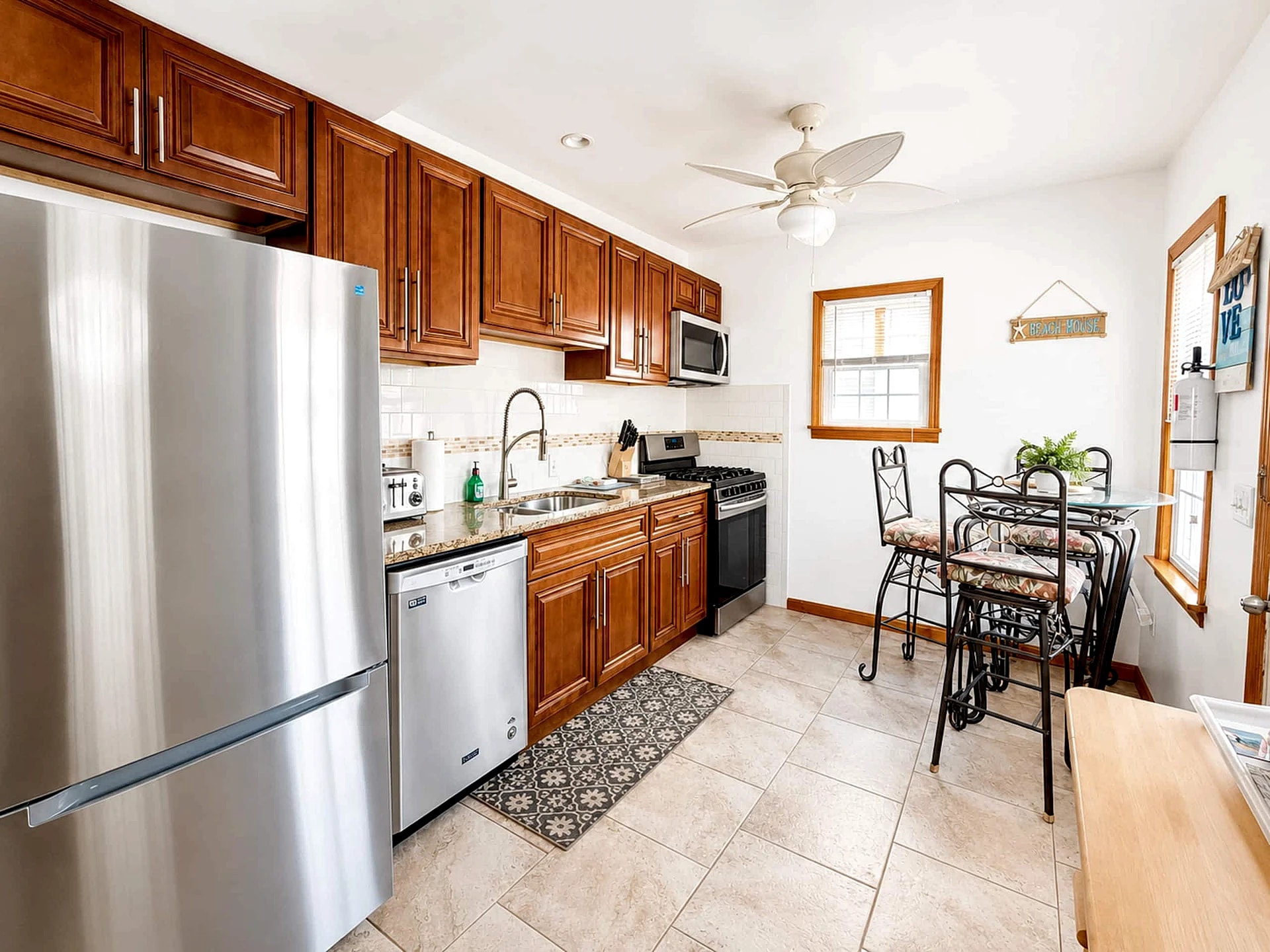 Ocean Escape/5BR 2-level Beach Block Paradise in Seaside Heights, New Jersey, United States — photo 3