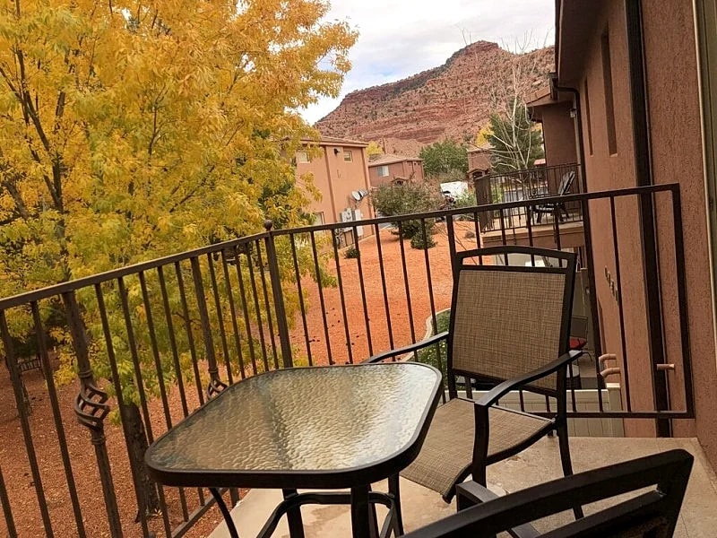 Modern Townhome Close to Zion, Bryce Canyon & Trails in Kanab, Utah, United States — photo 3
