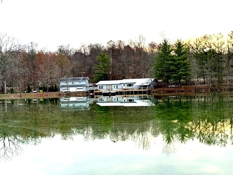 The Island Retreat Cottage on Lake near Hocking Hills in Albany, Ohio, United States — photo 2