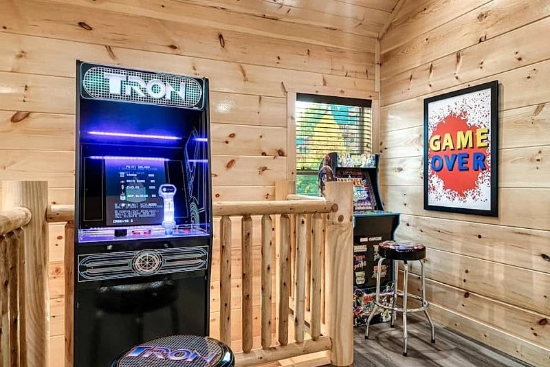 Bearly Splashed: Indoor Pool, Game Room, Hottub, Mtn Views! in Sevierville, Tennessee, United States — photo 5
