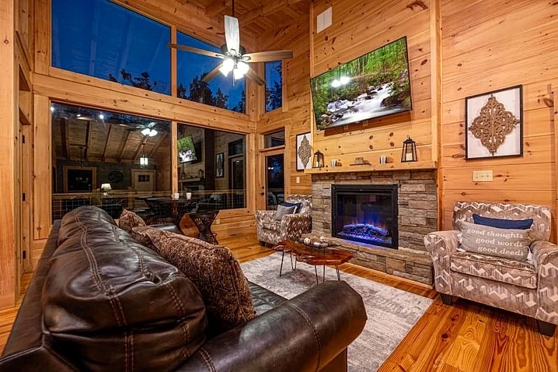 A Bear's Gatlinburg Splash! Private & Quiet, Hot tub, Indoor Pool in Gatlinburg, Tennessee, United States — photo 4