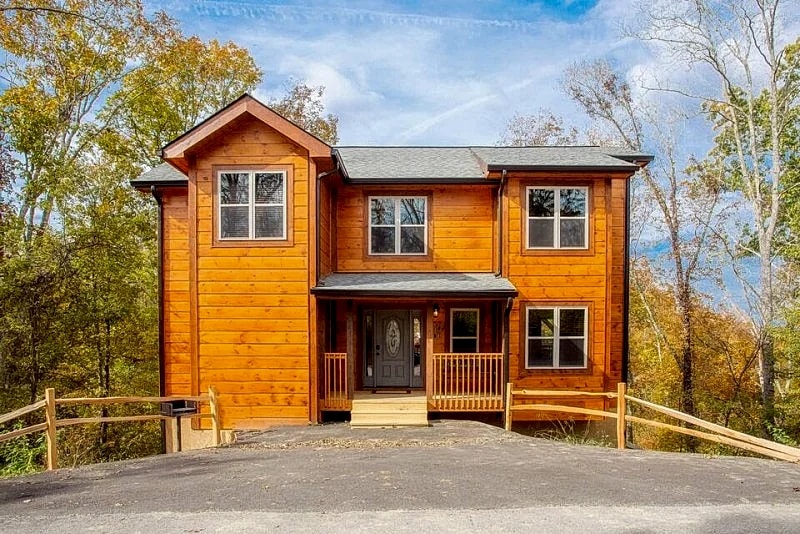A Bear's Alpine Splash: Private Pool, 1.4 miles to The Island in Pigeon Forge, Tennessee, United States — photo 3