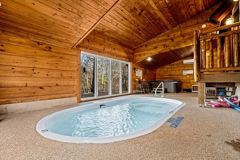 A Bear's Poolin Paradise: Private Pool, Hot Tub, GameRoom in Sevierville, Tennessee, United States — photo 4
