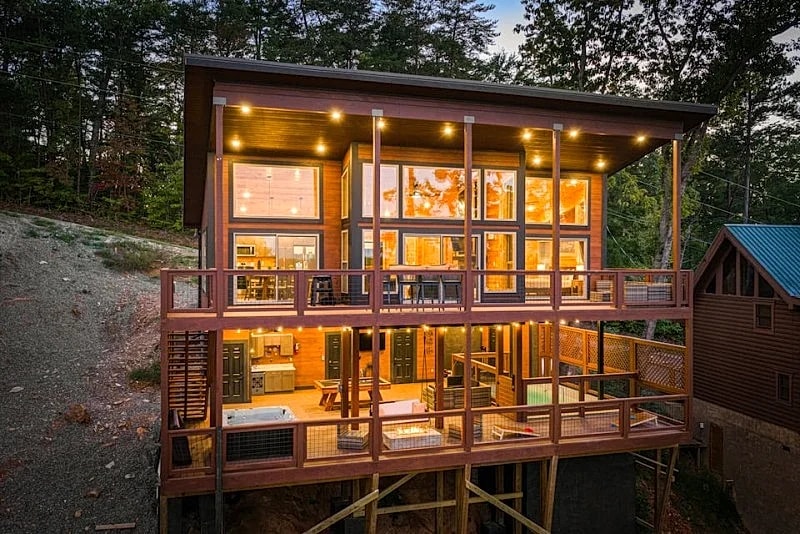 Happily Ever After Romantic Cabin w/ Pool, Hot Tub & Fire Pit in Sevierville, Tennessee, United States — photo 2