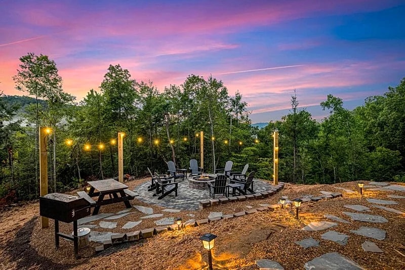 Whispering Mountain Waters Cabin: Indoor Pool, Hot Tub in Sevierville, Tennessee, United States — photo 3