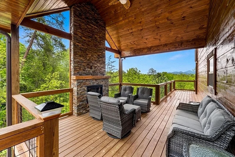 Smoky Haven Spacious & Upscale Cabin: Hot Tub, Sauna in Sevierville, Tennessee, United States — photo 3