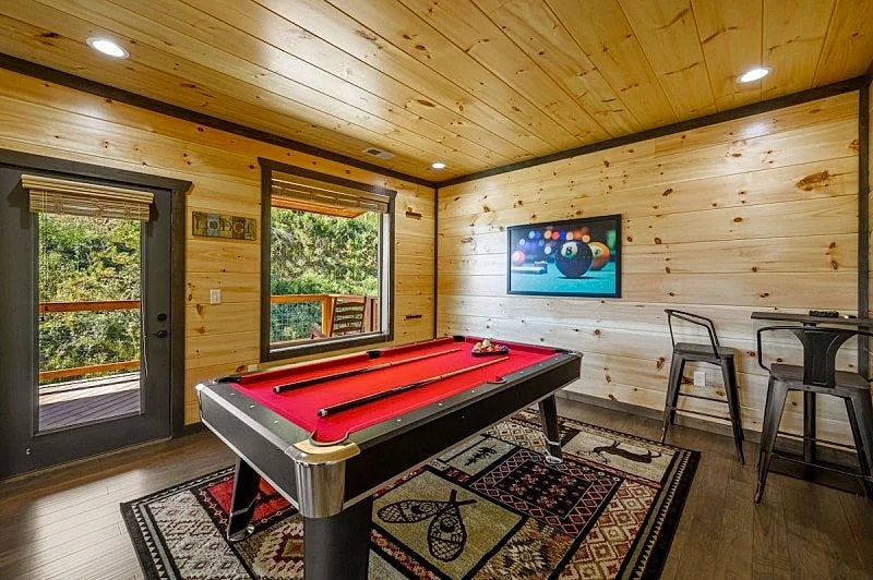 Splashin and Relaxin Cabin: Firepit, Private Pool, Pool table in Sevierville, Tennessee, United States — photo 4