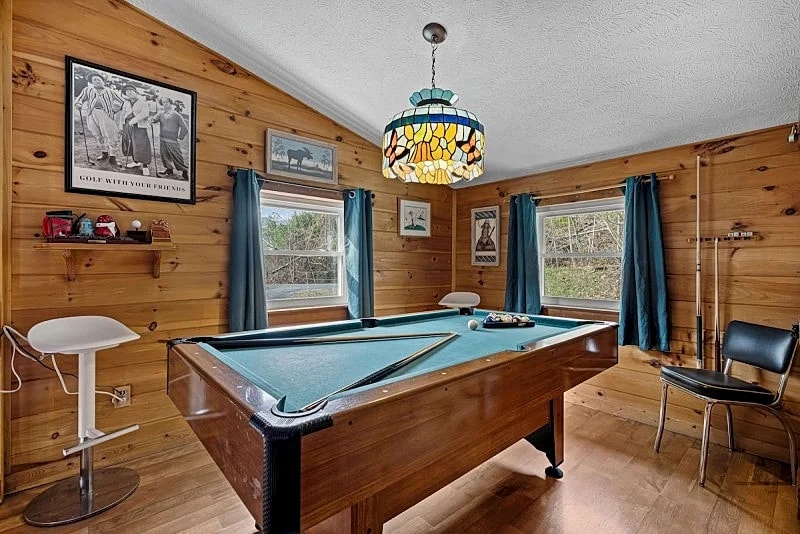 Hidden Vineyard Cabin in Pigeon Forge w/ Hot Tub, Fireplace in Sevierville, Tennessee, United States — photo 3