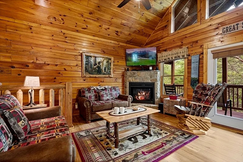 Hidden Gem Cabin in Pigeon Forge w/ Hot Tub, Pool Table in Pigeon Forge, Tennessee, United States — photo 3