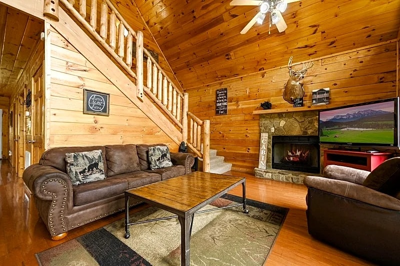 Changes in Altitude Cabin w/ Resort Pool, Fishing Pond in Pigeon Forge, Tennessee, United States — photo 5