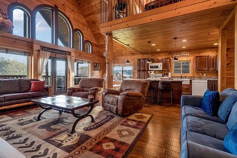 Abounding Grace Spacious Cabin, Mountain View, Hot Tub in Sevierville, Tennessee, United States — photo 2