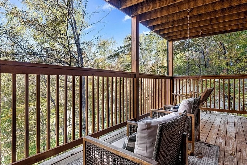 Whispering Oak Cabin w/ Resort Pool, Jacuzzi, Fireplace in Sevierville, Tennessee, United States — photo 5