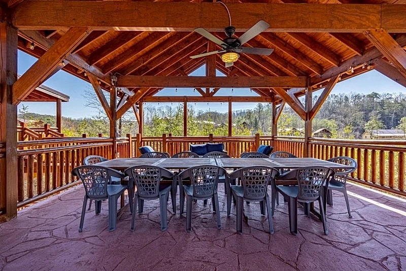 Bear Hands Retreat, Amazing Arcade, Pavilion Pool, Hot Tub in Sevierville, Tennessee, United States — photo 5