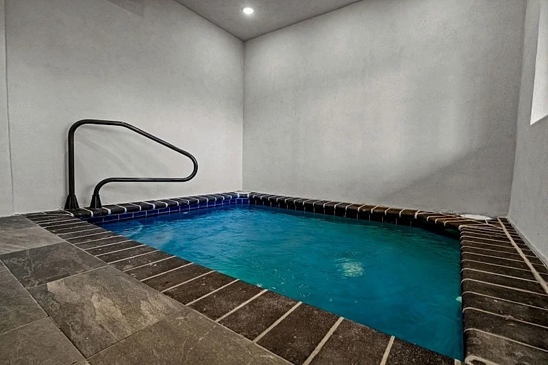 Cedar Splash Cabin w/ Heated Pool, Hot Tub & Game Room in Sevierville, Tennessee, United States — photo 3
