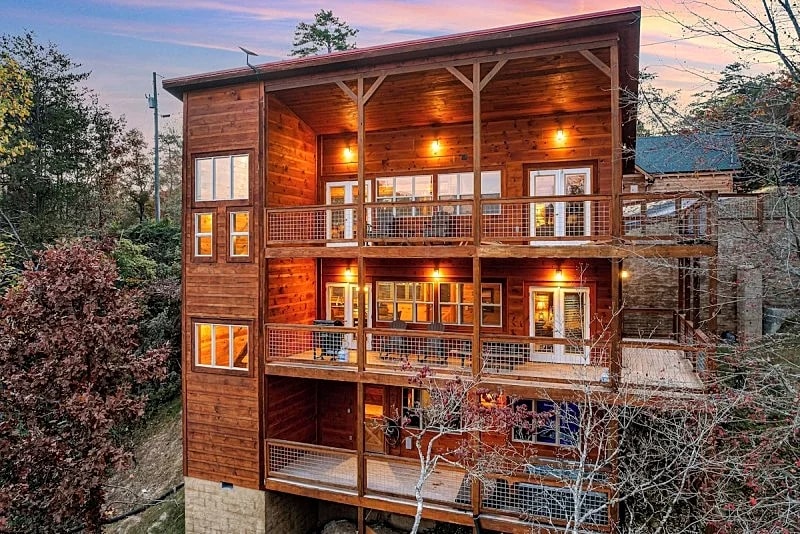 Cedar Splash Cabin w/ Heated Pool, Hot Tub & Game Room in Sevierville, Tennessee, United States — photo 2