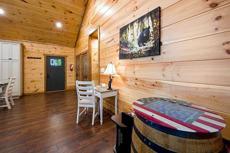 Point Of View Cabin w/ Mountain Views & fireworks, Hot Tub in Gatlinburg, Tennessee, United States — photo 5