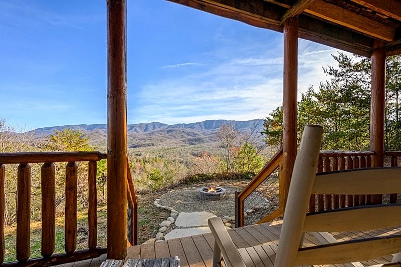 Royal Vista Cabin w/ Game Room, Hot Tub, Firepit, Views in Gatlinburg, Tennessee, United States — photo 4