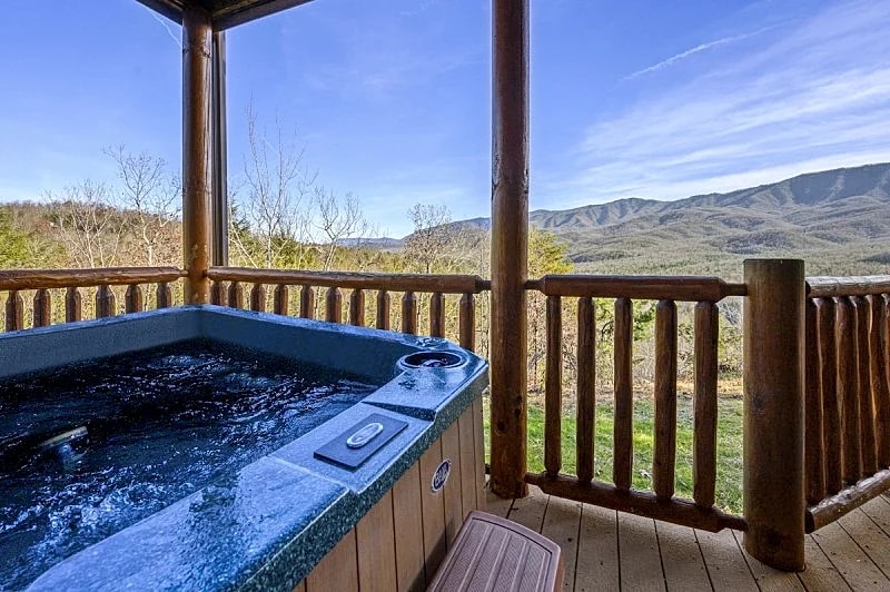 Royal Vista Cabin w/ Game Room, Hot Tub, Firepit, Views in Gatlinburg, Tennessee, United States — photo 3