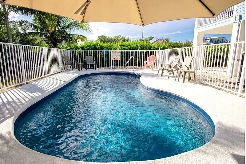 Snorkel Shack on Sombrero 4BR 3BA w/ Pool & Dockage in Marathon, Florida, United States — photo 4
