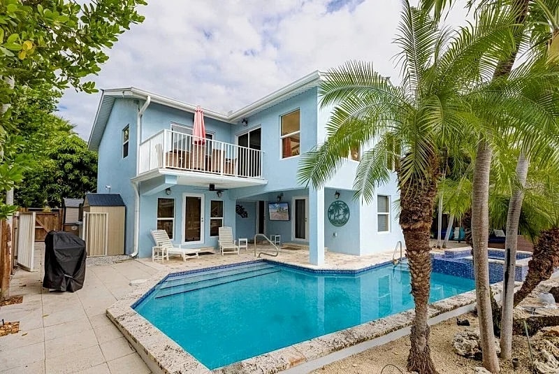 Sweet Retreat! 4 bedroom 2.5 Baths Sombrero Beach in Marathon, Florida, United States — photo 4
