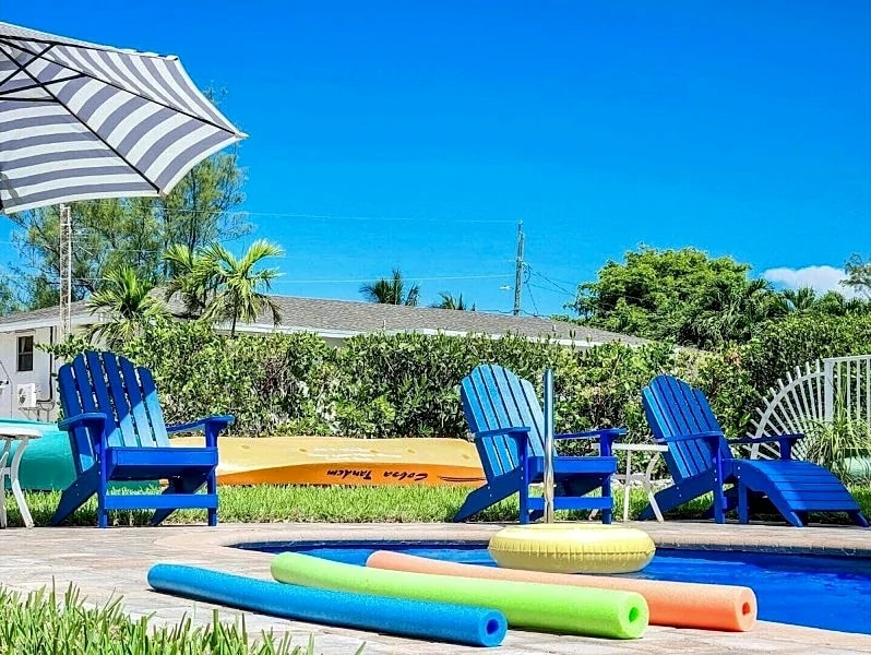 Tipsy Turtle 4BR 3BA w/ Pool, Canoe, Paddle boards & Dock in Marathon, Florida, United States — photo 2