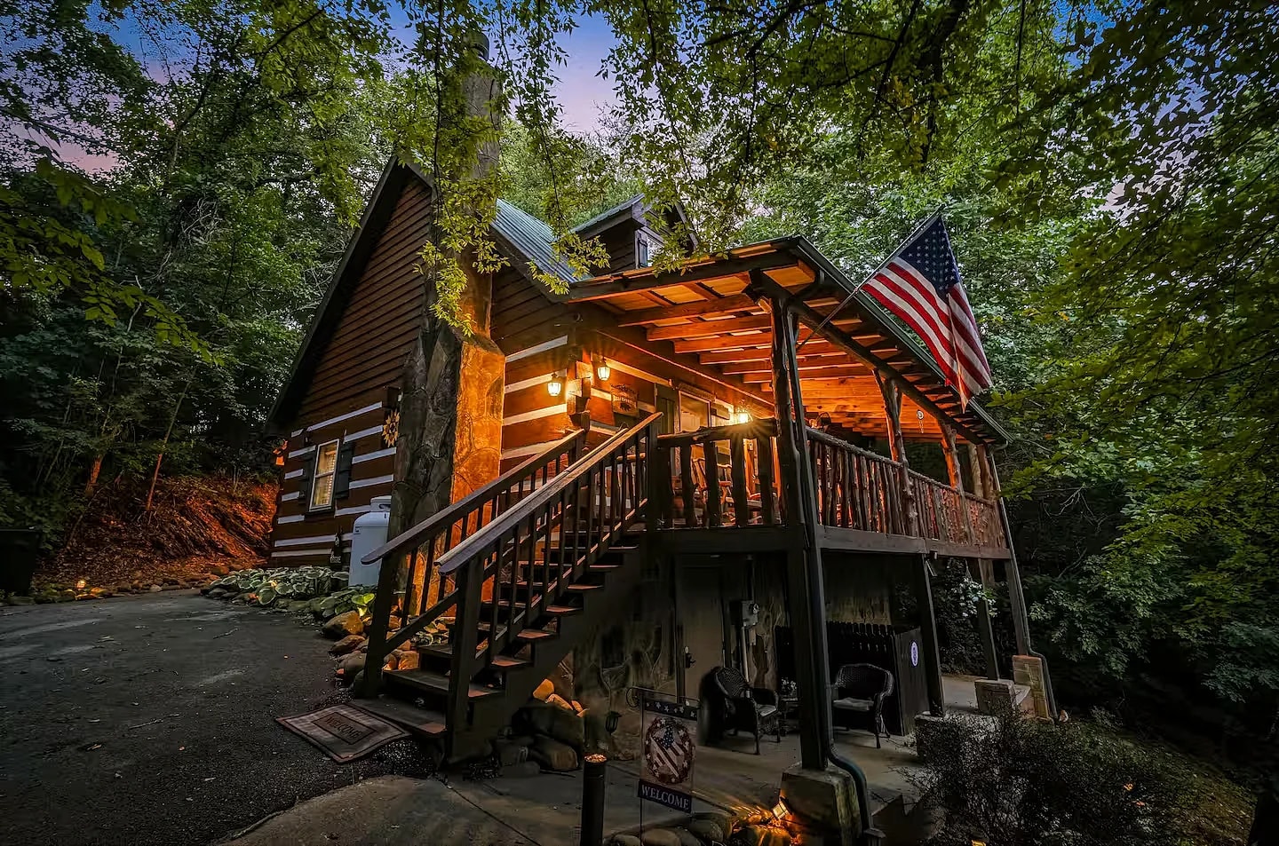 Sweet Annie | Dog-Friendly Pigeon Forge Cabin with Hot Tub in Sevierville, Tennessee, United States — photo 5