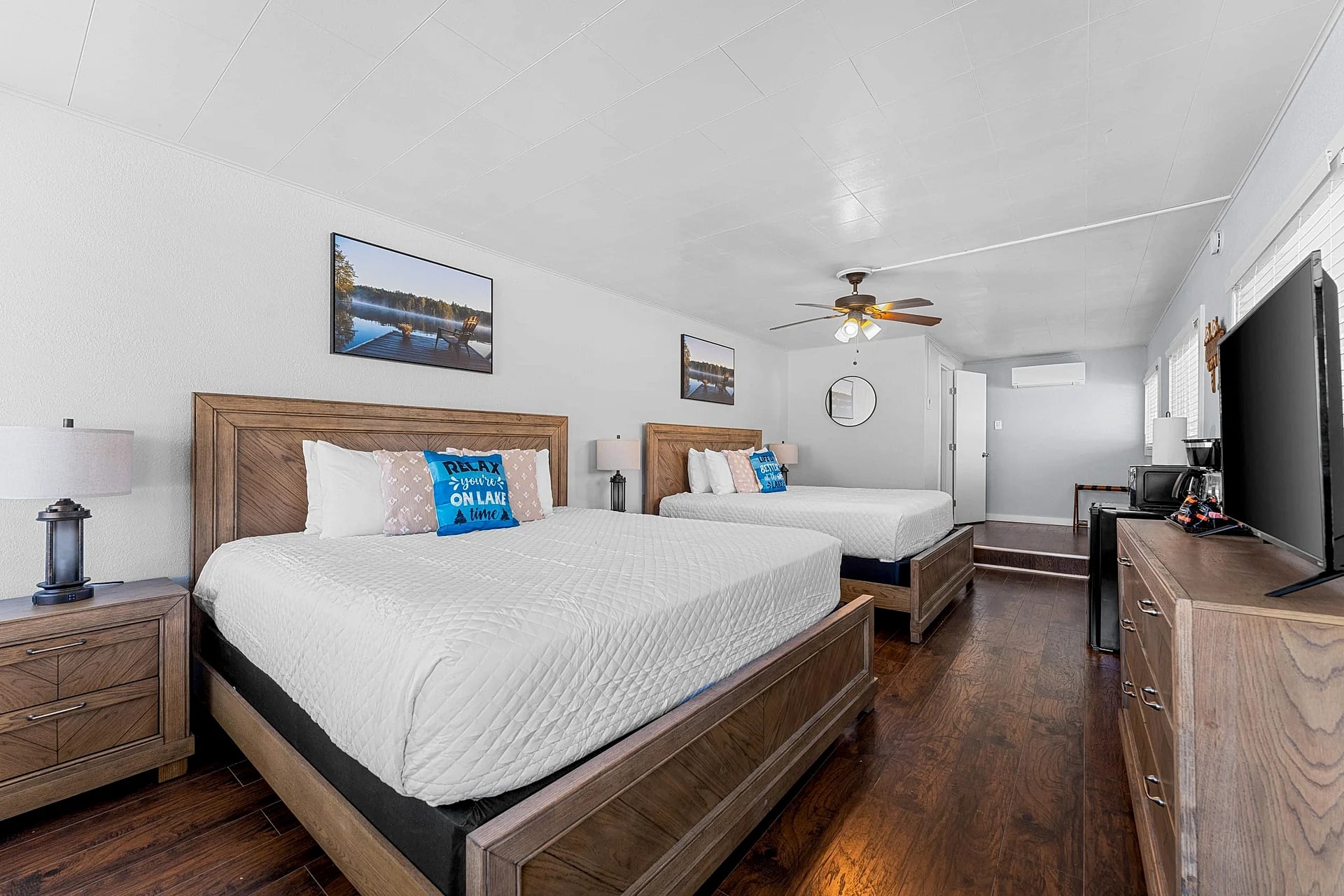 Silver Cove 1 - Cozy Lake Getaway with 2 King Beds