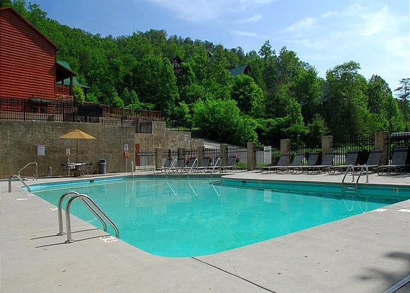 POOLIN' AROUND in Pigeon Forge, Tennessee, United States — photo 3