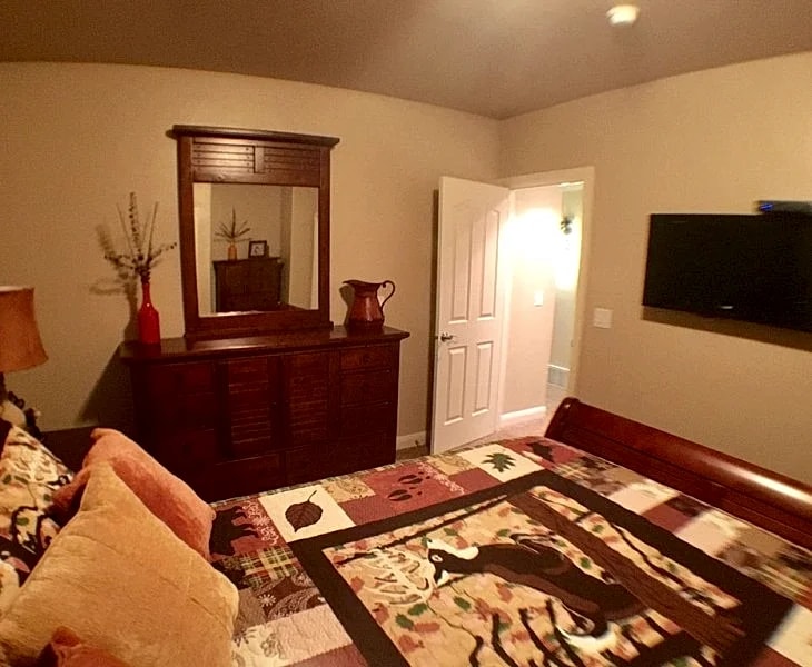 Lakeside Village/Snowbasin Luxury stay. New Hot tub/Boat-RV Parking in Huntsville, Utah, United States — photo 2