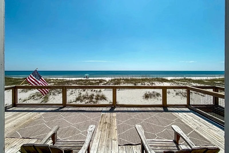 Beachfront Big Living Room + Kitchen + FREE Golf & Activities at 'Lagniappe II in Gulf Shores, Alabama, United States — photo 3
