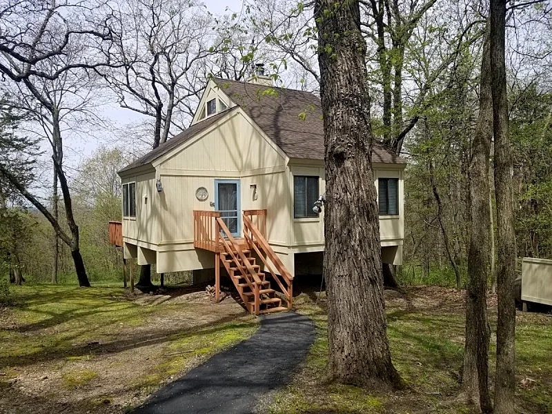 2 Bedroom + Loft, 2 bath house in The Galena Territory.