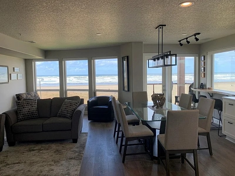Completely remodeled luxurious1200 sq ft oceanfront 2-bedroom/ 2-bathroom condo