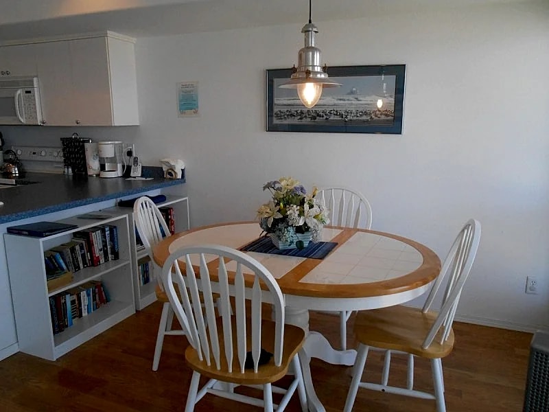3rd floor Oceanfront Condo, 1 block to town - #303 is the perfect unit