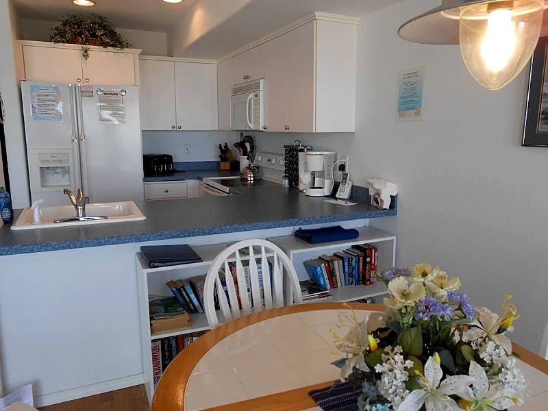 3rd floor Oceanfront Condo, 1 block to town - #303 is the perfect unit in Seaside, Oregon, United States — photo 3