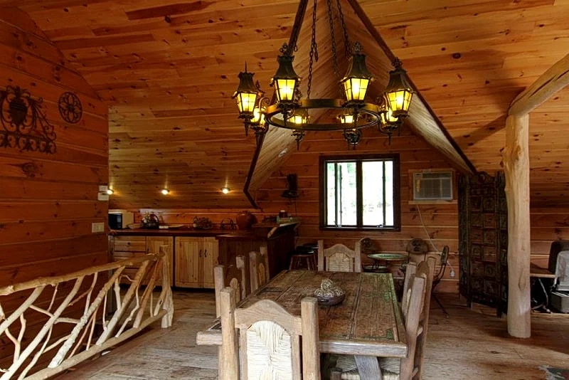Lakefront on 31 acres, Kayaks, boat, Hiking, Fishing, Paradise for kids and pets - Poconos in Paupack, Pennsylvania, United States — photo 4
