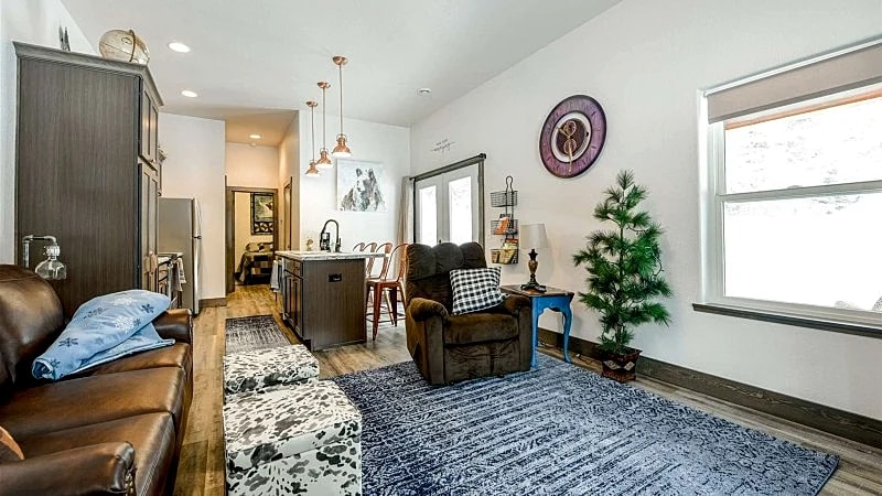 Your Next Cozy Escape 1BR New Cabin near Cheyenne Crossing/Spearfish Canyon! in Lead, South Dakota, United States — photo 2