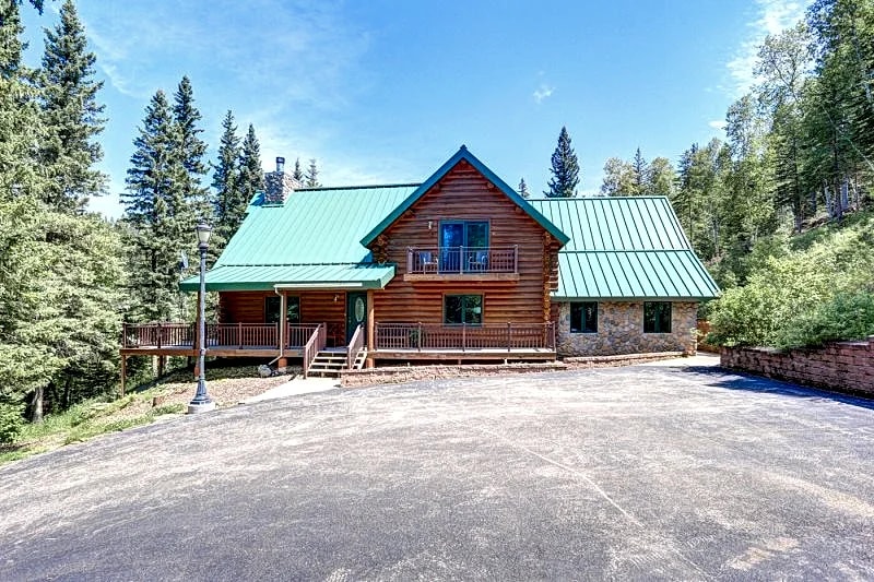 Bear Butte Gulch Lodge | Deadwood Cabin Rental on Private Lot in Deadwood, South Dakota, United States — photo 2