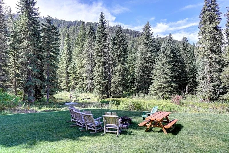 Black Bear Lodge: Perfect Black Hills 3 Bed, 2 Bath Cabin with Hot tub in Lead, South Dakota, United States — photo 5