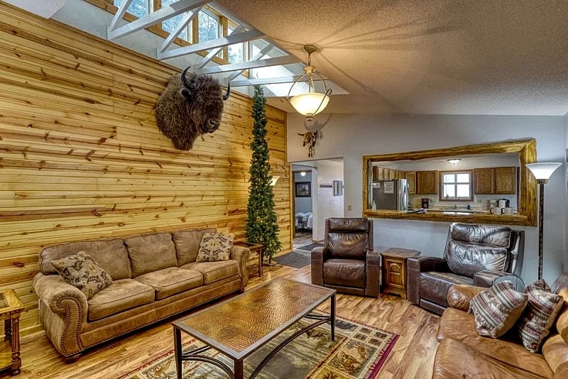 Buffalo Thunder Lodge: 7 Bed, 5 Bath in the Heart of the Black Hills in Deadwood, South Dakota, United States — photo 5